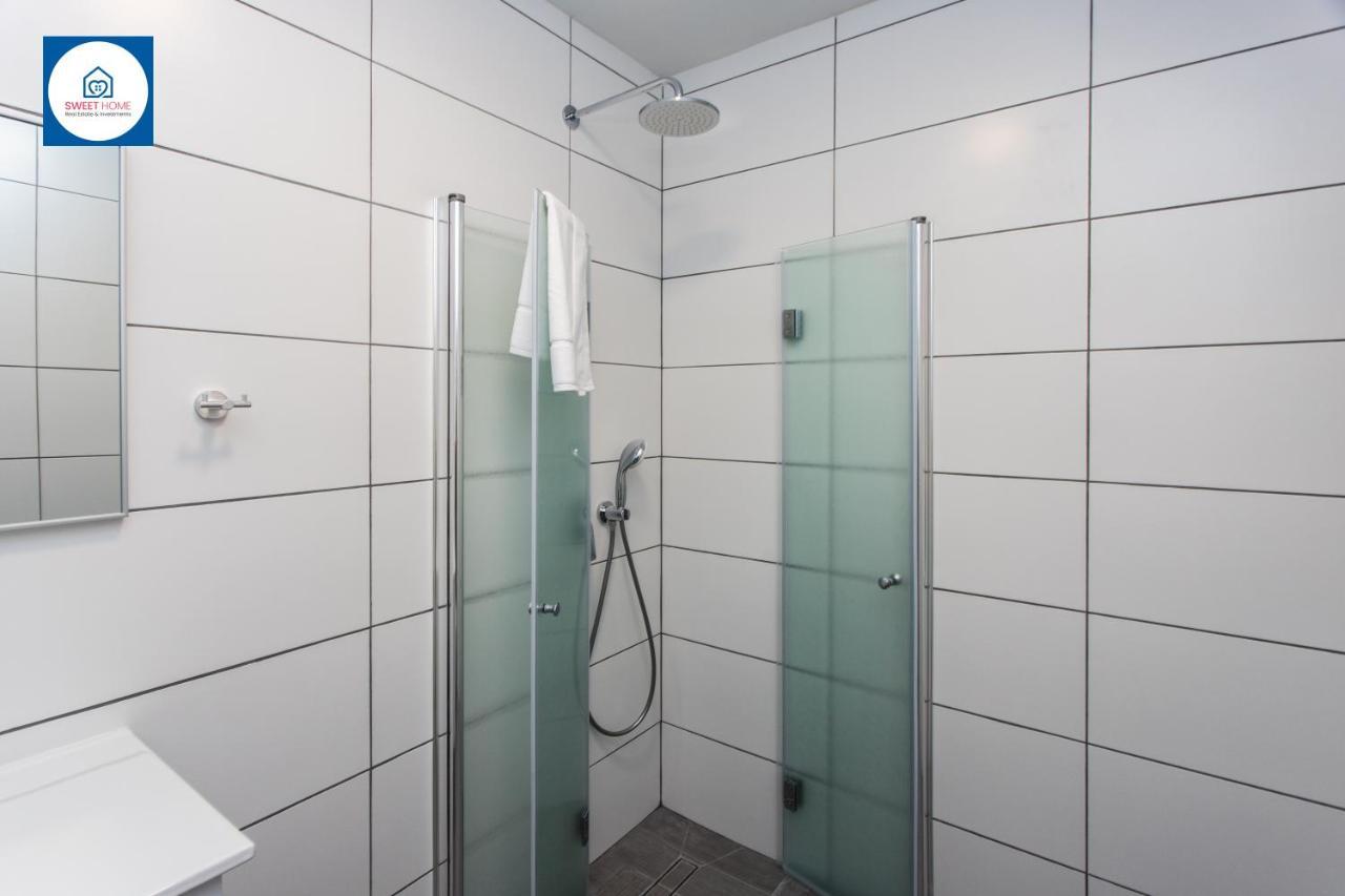 Design Apartments In 内坦亚 外观 照片